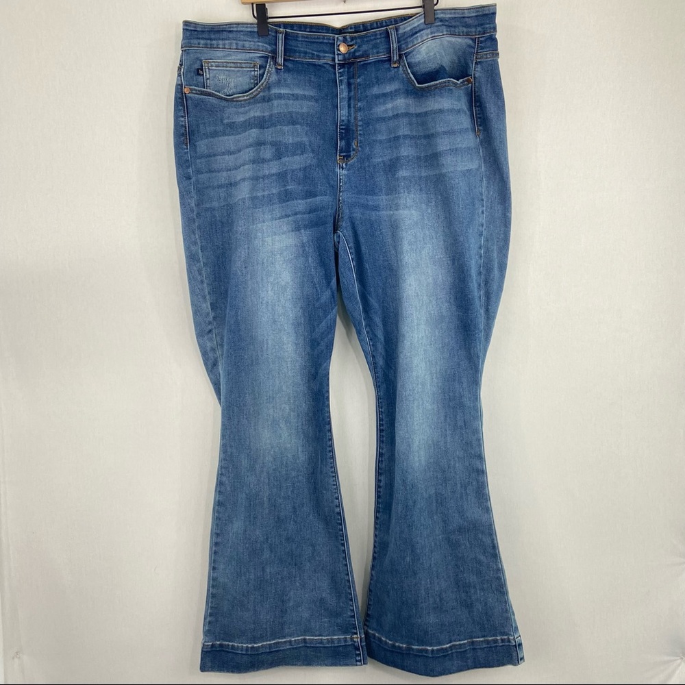 Judy Blue 24W Plus Size Trouser Flare Stretchy Jeans